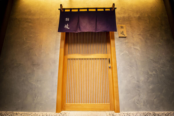 銀座鮨屋　りょう 寿司屋の内装・外観画像