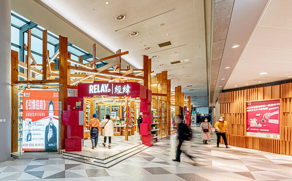 RELAY Book 旗艦店 上海虹橋空港 ブックストアの内装・外観画像