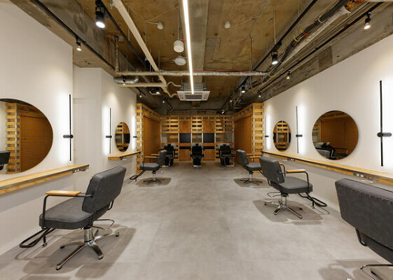 ioe 梅田店 美容室の内装・外観画像