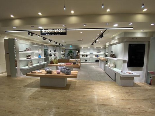IACUCCI　阪神梅田本店 鞄の内装・外観画像