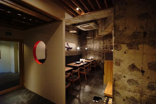もつ唐と水炊きもつ鍋 由乃 本山店 創作和食ダイニングの内装・外観画像
