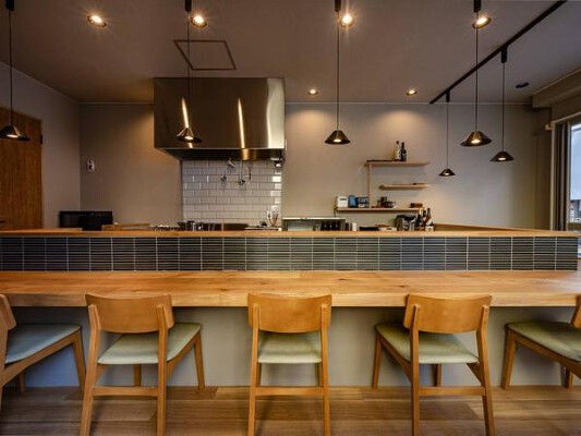 鮨　ひがし 寿司屋の内装・外観画像