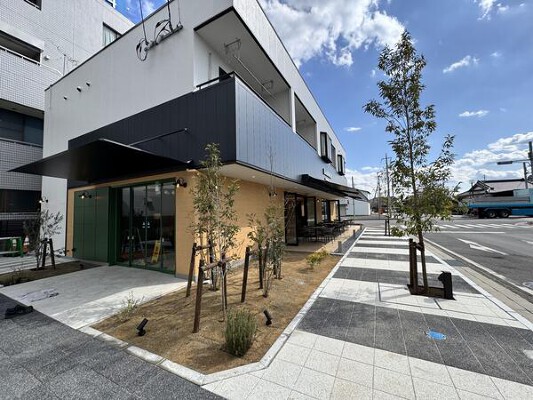 BAHNHOF COMMUNITY CAFE  カフェの内装・外観画像