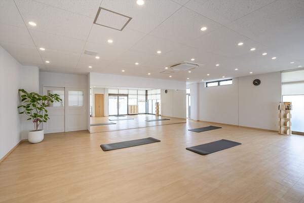 骨格矯正ピラティス FOME エステ・リラクゼーション・ネイルサロン, 病院・医院・調剤薬局・整骨院の内装・外観画像