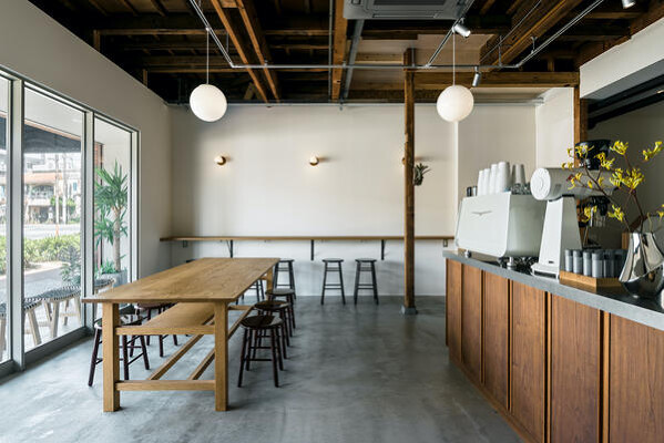 CHEVRON coffee roasters カフェ・パン屋・ケーキ屋の内装・外観画像