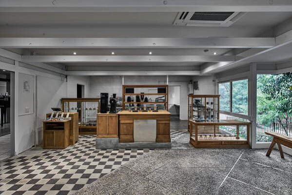 blend kyoto sanzenin コーヒーロースターの内装・外観画像