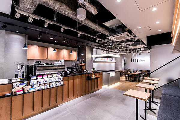 Ploom Shop 天神店 / REC COFFEE meets RETHINK CAF カフェ / 物販 の内装・外観画像