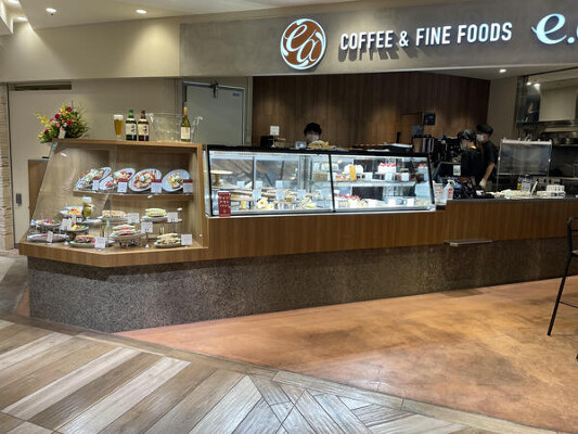 イー・エー・グラン アトレ川崎店 カフェ・パン屋・ケーキ屋の内装・外観画像