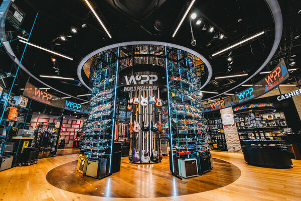 WORLD PEDAL PARK イケシブ店 楽器専門店の内装・外観画像