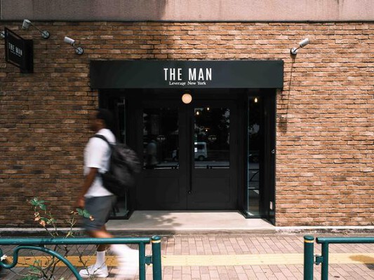THE MAN Leverage NY バーバーの内装・外観画像