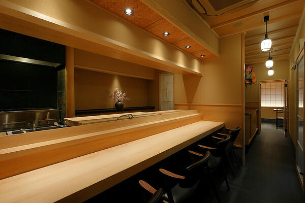 岩本町高はし 和食店の内装・外観画像