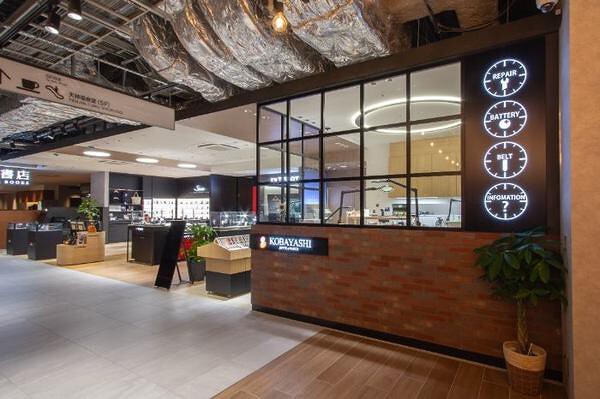 小林時計店 ワン福岡ビルディング店 時計店の内装・外観画像