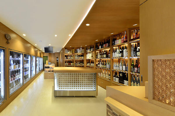 阿部八酒店 地酒専門店の内装・外観画像