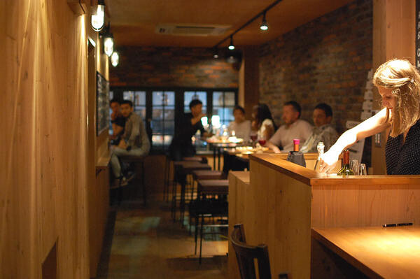 bar sonoma  バーの内装・外観画像