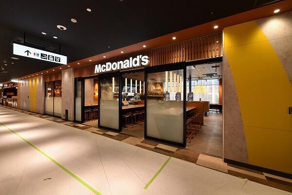 マクドナルド福井駅店 ハンバーガーレストランの内装・外観画像