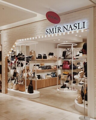 SMIRNASLI　新宿ルミネエスト ファッション雑貨アクセサリーの内装・外観画像