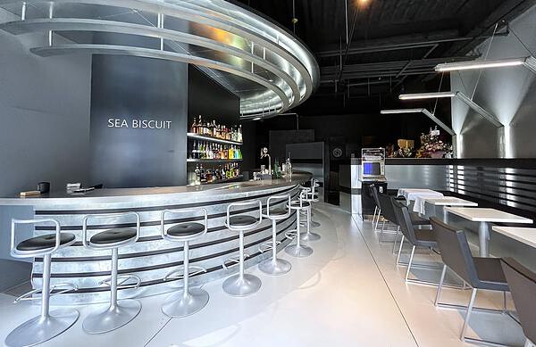 SEA BISCUIT シミュレーションゴルフ＆ダーツ　バーの内装・外観画像