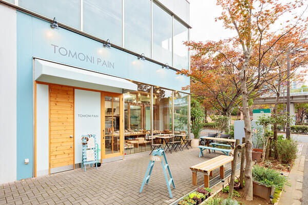 TOMONI PAIN カフェ・パン屋・ケーキ屋の内装・外観画像