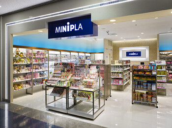 MINiPLA 中部国際空港 輸入雑貨店の内装・外観画像