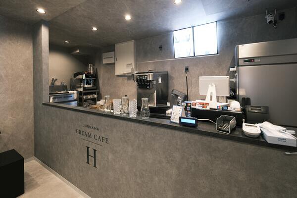 純生クリームカフェ H カフェ・パン屋・ケーキ屋の内装・外観画像