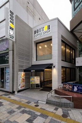 ドトールコーヒーショップ 原宿店 カフェ・パン屋・ケーキ屋の内装・外観画像