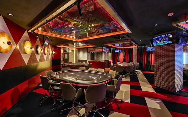 POKER BAR Ace Tokorozawa アミューズメントの内装・外観画像