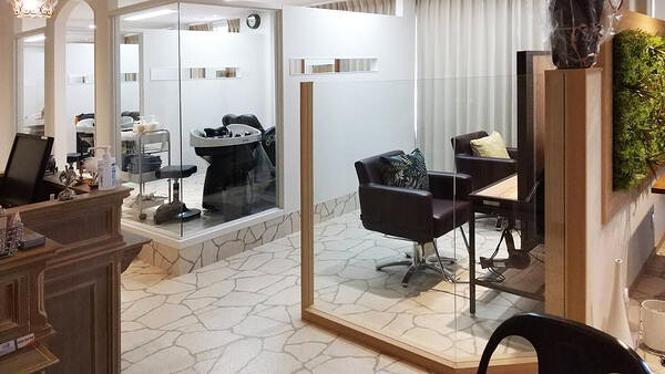prestige sofa 全て個室で完結するプライベート空間サロンの内装・外観画像