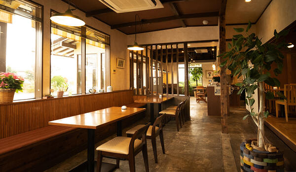 カフェ　サルデーレ カフェ・レストランの内装・外観画像