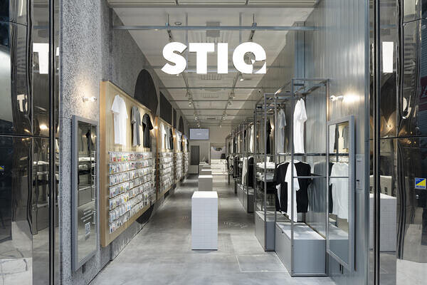 STIQ STORE SHINSAIBASHI ステッカーショップの内装・外観画像