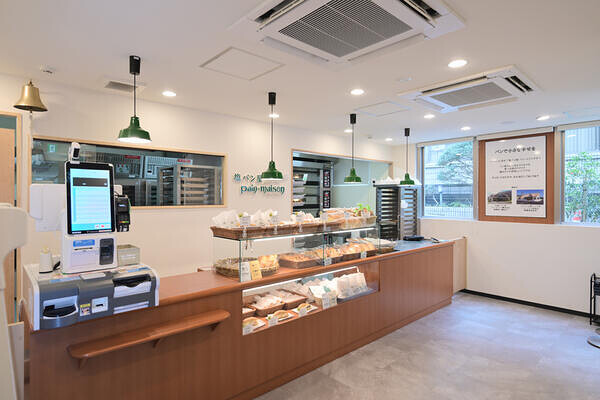 塩パン屋パン・メゾン　新宿店 パン屋の内装・外観画像