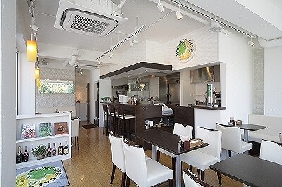 代官山　cafe Clover's カフェ・パン屋・ケーキ屋の内装・外観画像