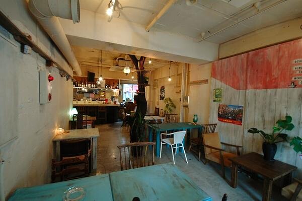 虎子食堂　トラノコショクドウ ダイニングカフェバーの内装・外観画像