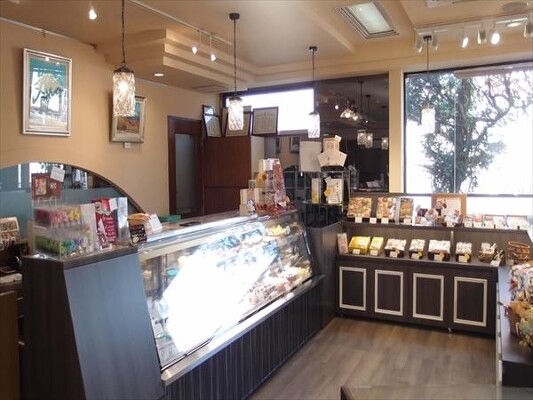 洋菓子チロリヤン 洋菓子店の内装・外観画像