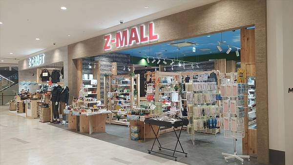Z-CRAFTイオン則武新町店 アパレルの内装・外観画像