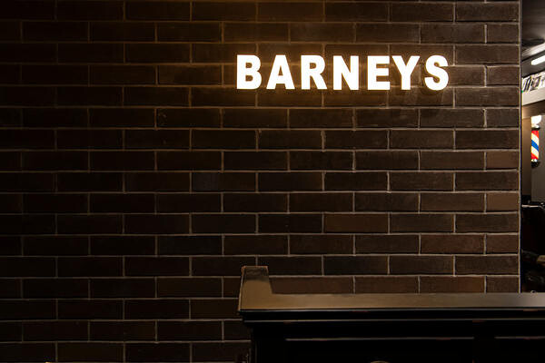 BARNEYS BARBER CLUB 理容室(バーバー)の内装・外観画像