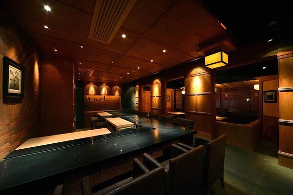 SUSHI NARAMOTO & BAR 寿司屋の内装・外観画像