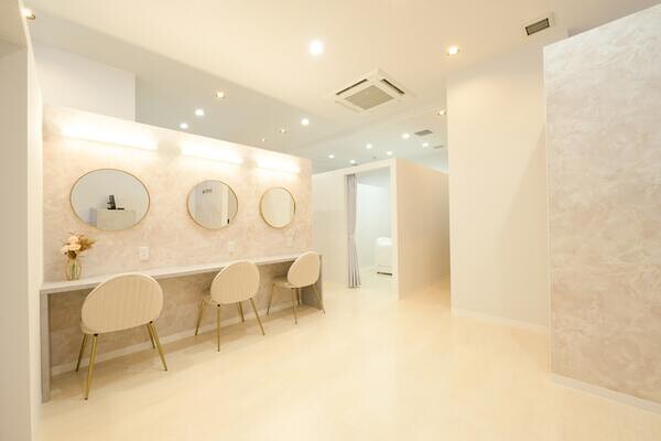 アイラ藤枝店（EYELA） マツエクサロンの内装・外観画像