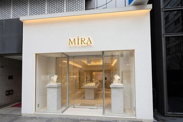 MIRA 銀座 アパレルの内装・外観画像