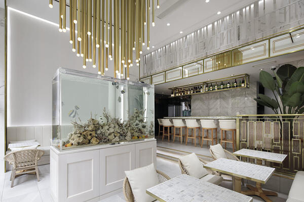 SANTORINI GINZA レストラン・ダイニングバーの内装・外観画像