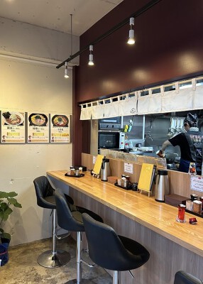 麺や　与一 らーめん専門店の内装・外観画像