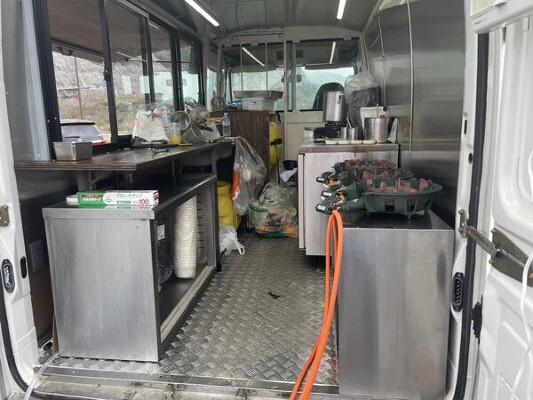 キッチンカー ハンバーガーの内装・外観画像