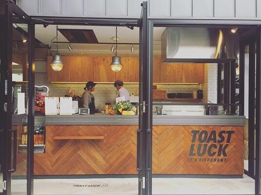 TOAST LUCK トーストサンド　カフェの内装・外観画像