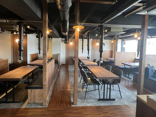 焼肉・ホルモン シンラ　武蔵浦和駅前店 焼肉店の内装・外観画像