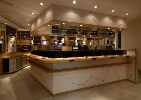 牡蠣とワイン 立喰い すしまる　ミント神戸店 立ち食い寿司の内装・外観画像