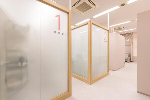 耳鼻咽喉科クリニック 病院・医院・調剤薬局・整骨院の内装・外観画像