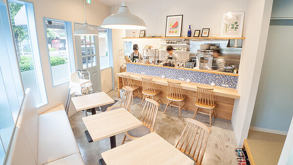 komae cafe カフェの内装・外観画像