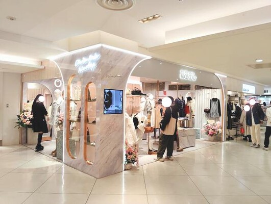 one after another NICE CLAUP ルミエネスト新宿店 アパレルの内装・外観画像