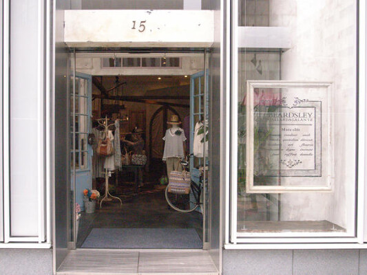 BEARDSLEY 青山Ao店 レディースファッションの内装・外観画像