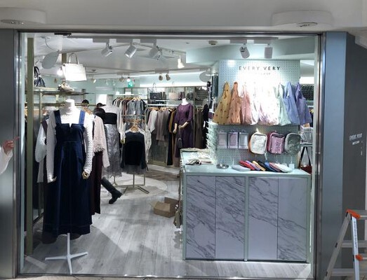 EVERY.VERY NICE CLAUP 横浜ジョイナス店 アパレルの内装・外観画像