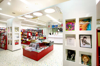 ブックセンター「O」 書店の内装・外観画像